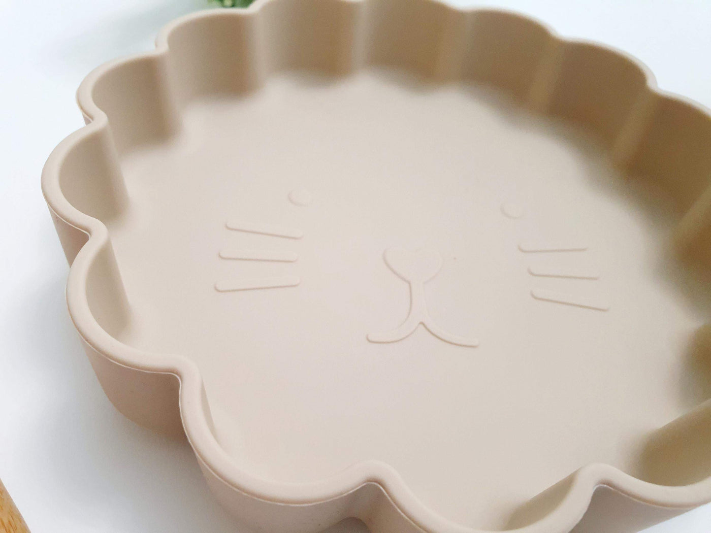 Kitty Beige Silicone Plate and Bowl Set | Image 4
