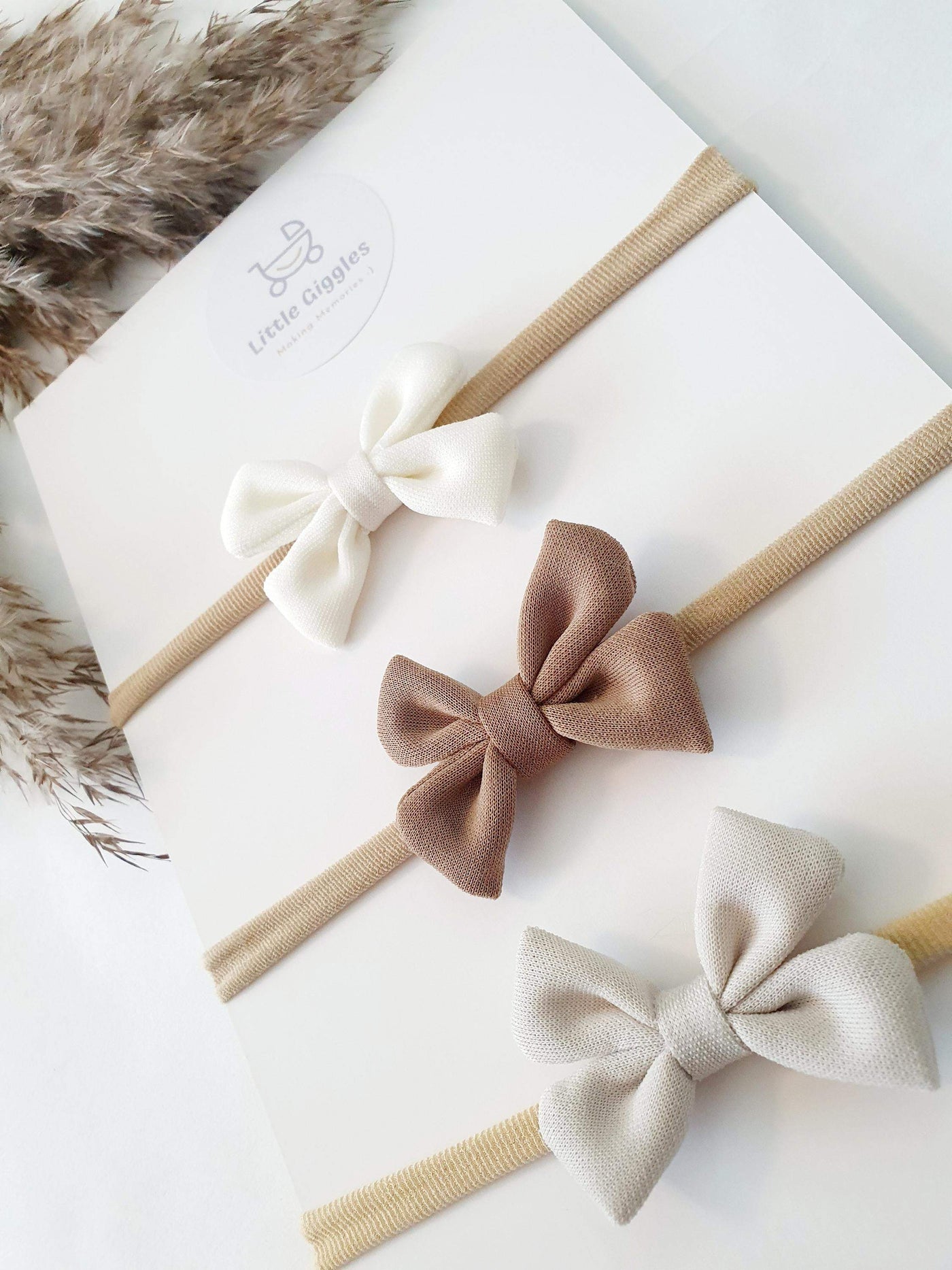 Cosy Neutral Bows | Image 2