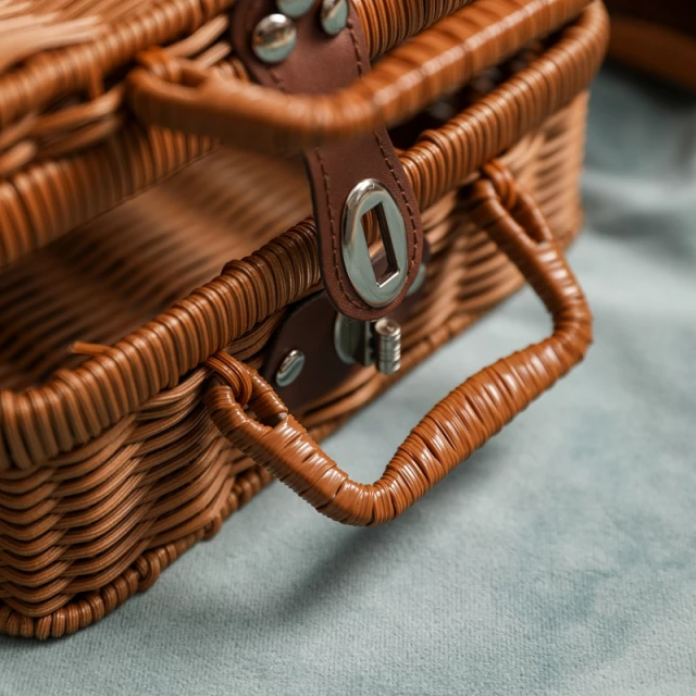 Wicker Suitcase | Image 3