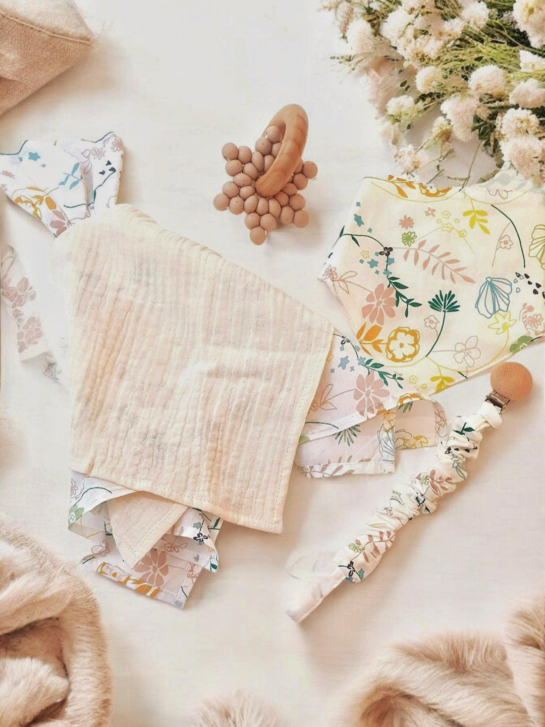 Offwhite Floral Comforter Set