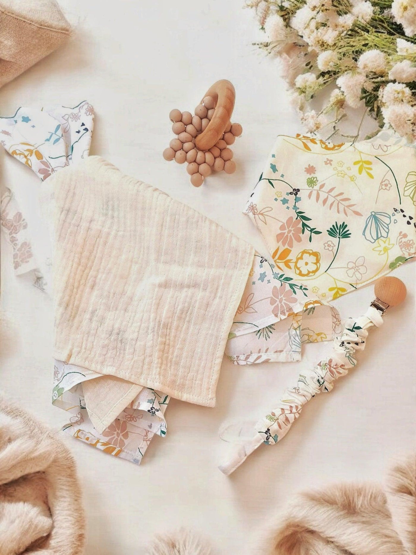 Offwhite Floral Comforter Set