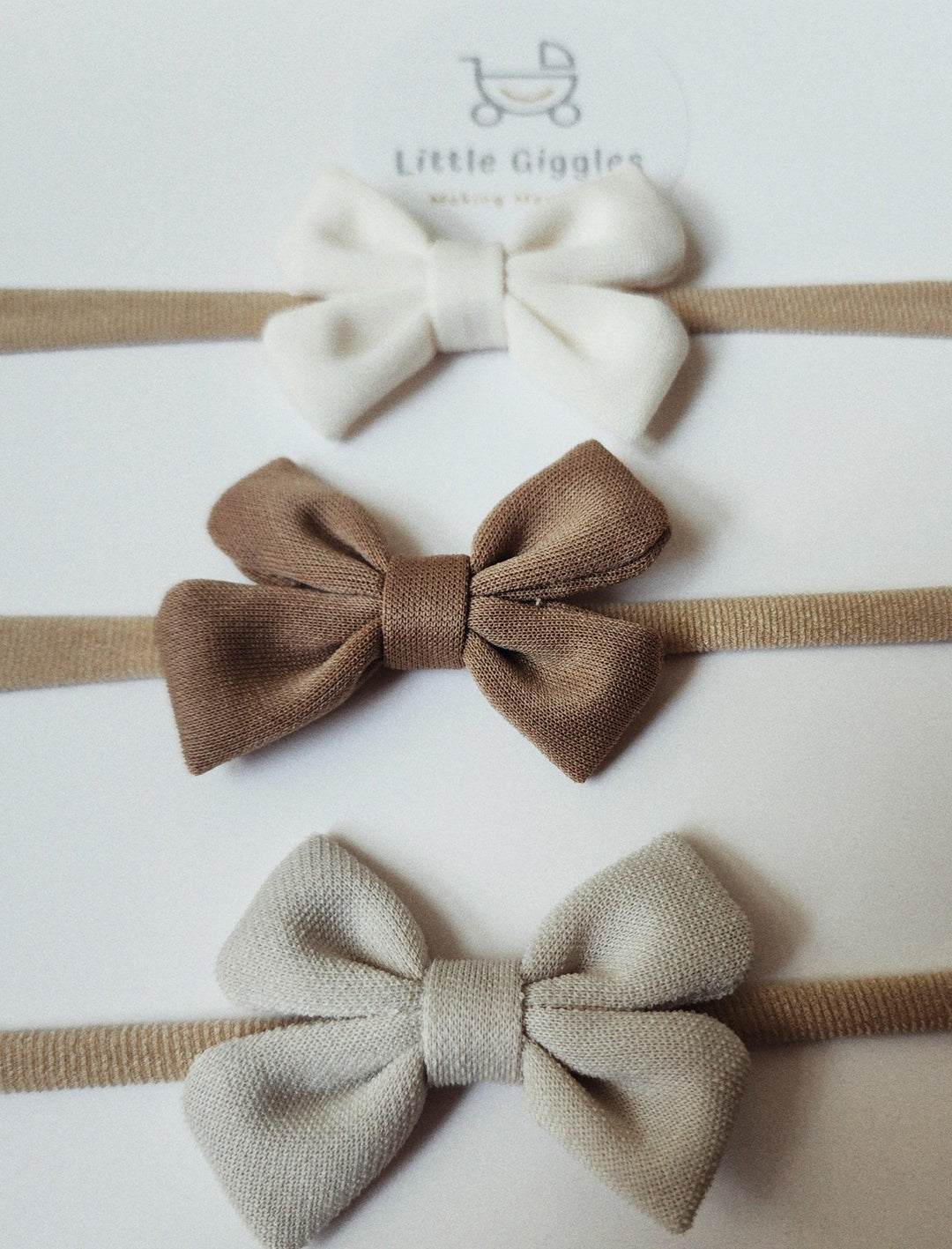 Cosy Neutral Bows