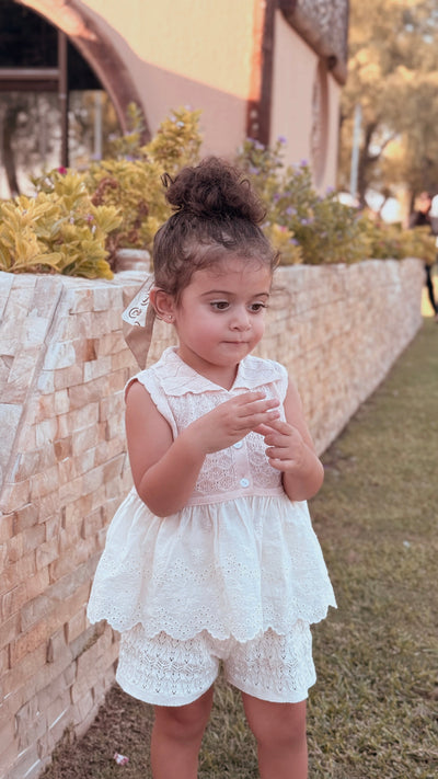 Amara Eyelet Set