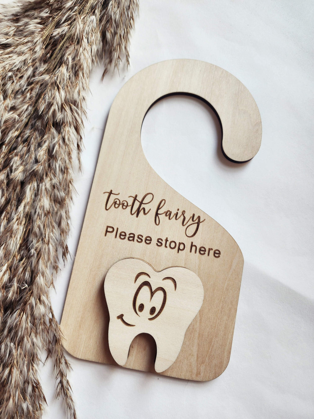 Tooth Fairy Money Hanger | Image 1