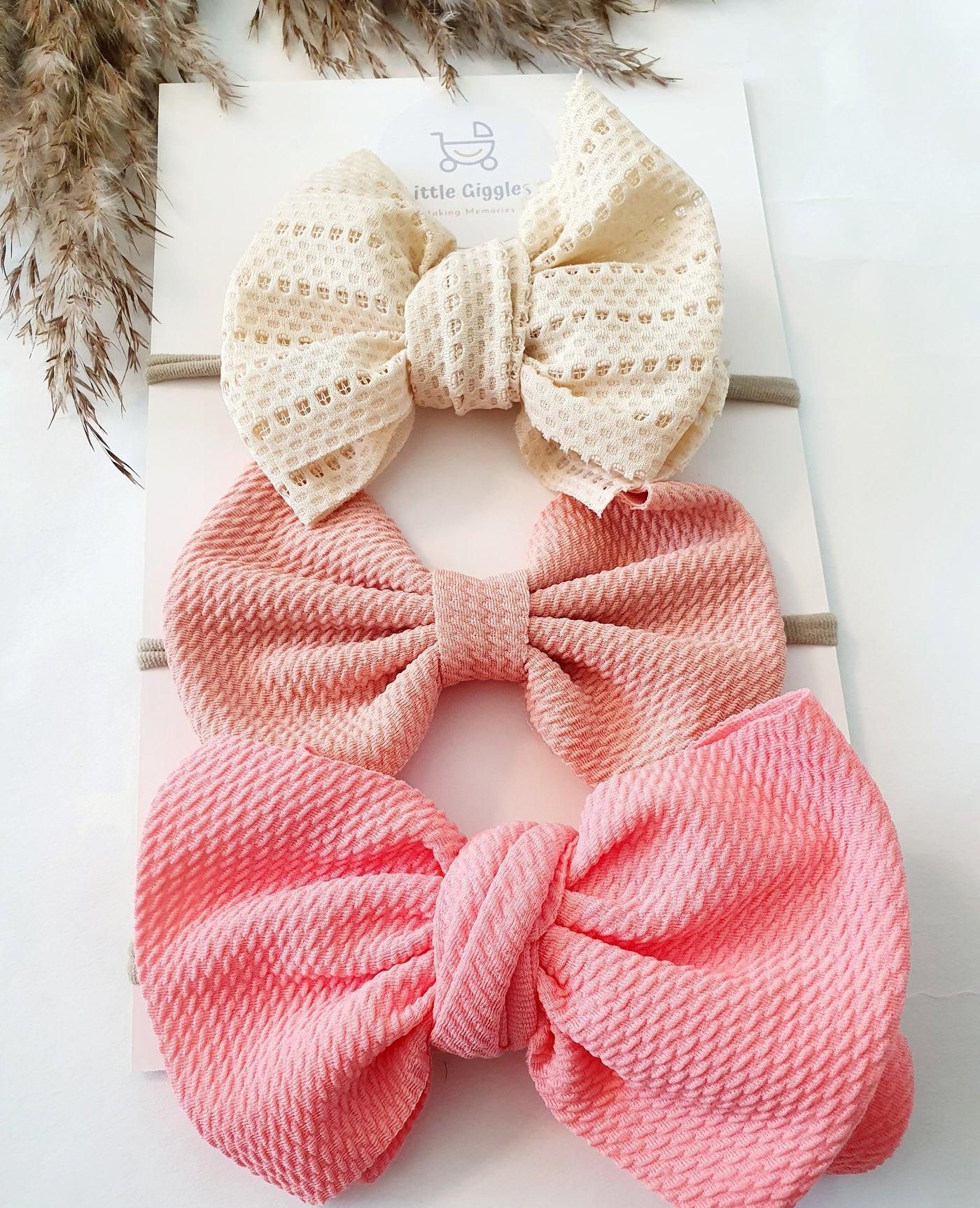 Oversized Bows | Image 1