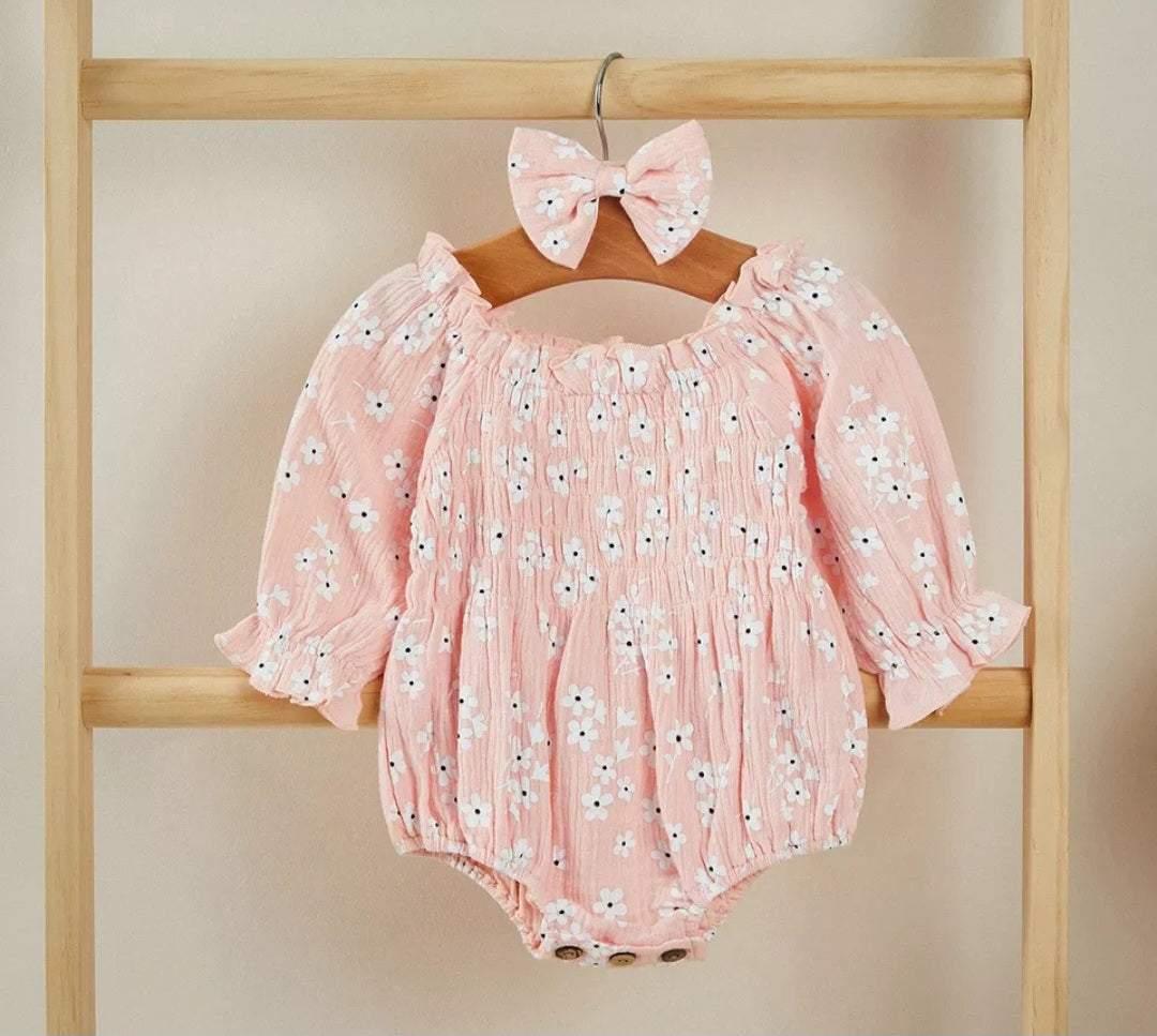Ariel Bloomer | Little Giggle